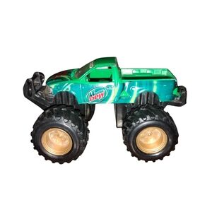 Maisto Die Cast Monster Mountain Dew do the dew truck 1998 Ford F-Series